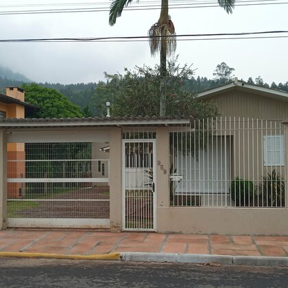 Duas casas com 02 dormitórios cada em Picada Café na serra gaúcha