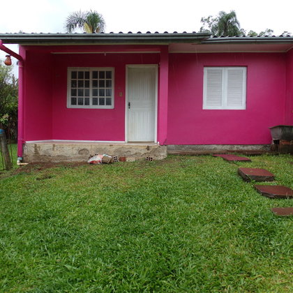 Residência localizada em Joaneta, constituída de dois dormitórios.